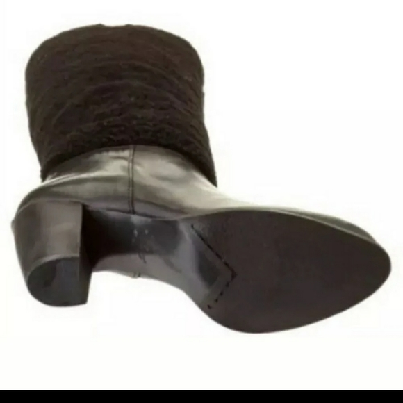 UGG Ava Exposed Shearling Boots - Picture 4 of 8